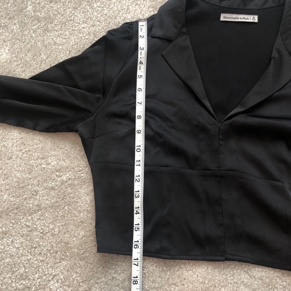 Abercrombie And Fitch Cropped Stretchy Stain Fabric Black Long Sleeve Top Size M - Picture 4 of 10